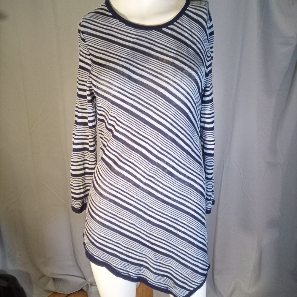 89th & Madison Black and White Asymmetrical Tunic